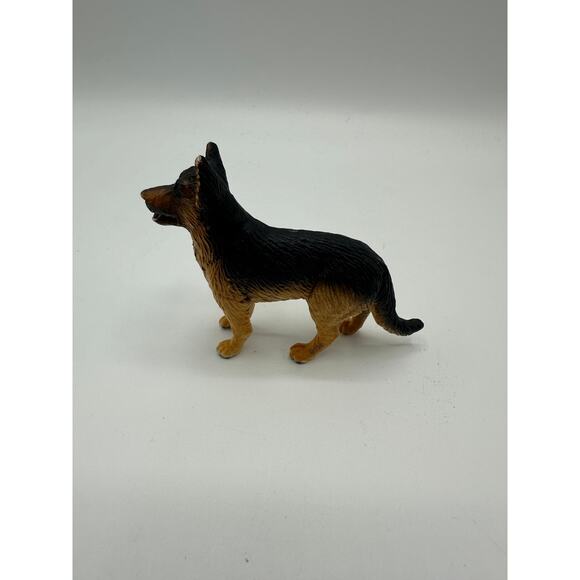 Safari Ltd Best in Show German Shepherd Figure 4” - Picture 4 of 5